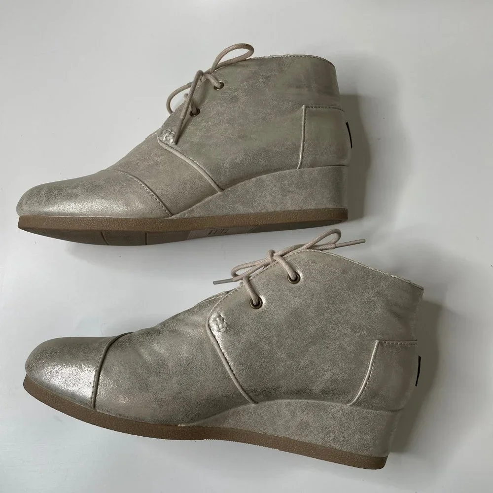 Tom's Girls White Gold Metallic Desert Wedge Ankle Lace Up Bootie